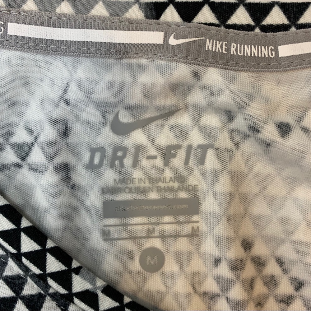 Nike running women’s top size medium black white - Picture 4 of 5